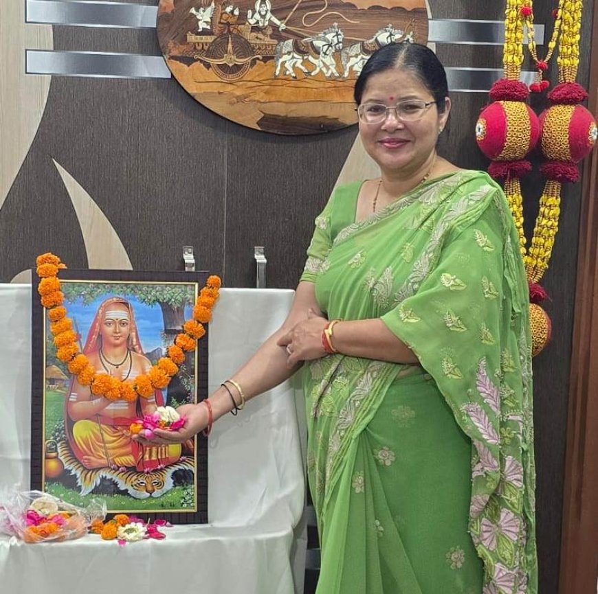 आदि शंकराचार्य जयंती पर आत्मज्ञान व युवा जागरण पर जोर