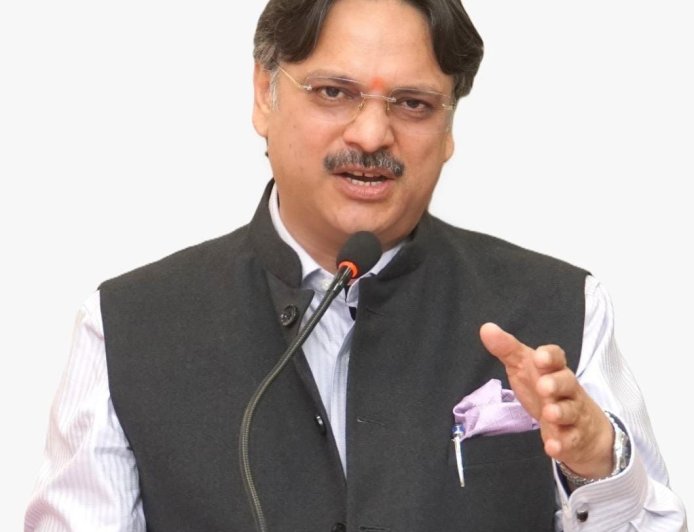 अधिवक्ताओं को 5 लाख का कैशलेस बीमा, डॉ. राजेश्वर ने सीएम का जताया आभा