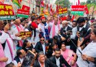 वोट बचाओ-देश बचाओ के नारे से गूंजा लखनऊ, सपा ने निकाला मार्च