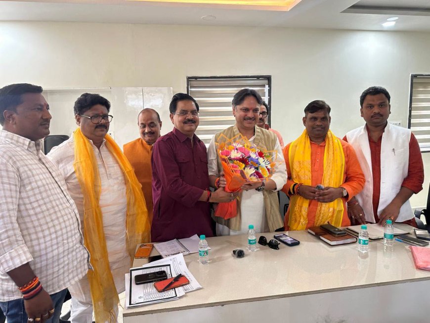 एमएलसी चुनाव के लिए विधायक डॉ. राजेश्वर सिंह ने शुरू किया जनसंपर्क अभियान